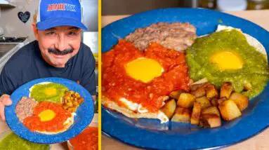 Huevos Divorciados – Quick & Easy Mexican Breakfast Recipe