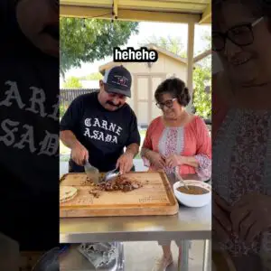 Chopping up carnitas with MamaTex ❤️👊🏽 Boom! #bbq #wholehog #lechon