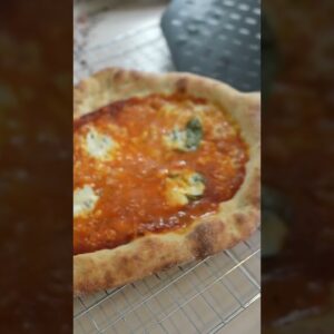 Do you ♥️ pizza!? #pizza #pizzaoven #cooking #outdoorpizzaoven #homemadepizza