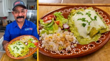 How to Make Enchiladas Suizas like the best Mexican Restaurants (Cheesy Chicken Enchiladas Recipe)