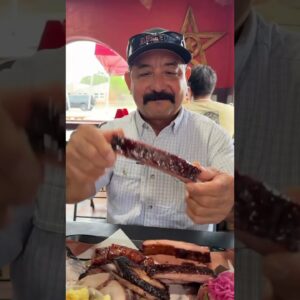 Trying Top 5 Texas BBQ 🔥 GW’s BBQ in San Juan is AMAZING! Getcha some my friends